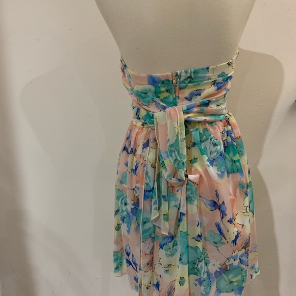 🎁👗New Pretty Strapless Floral Dress 👗🎁 - Picture 3 of 9